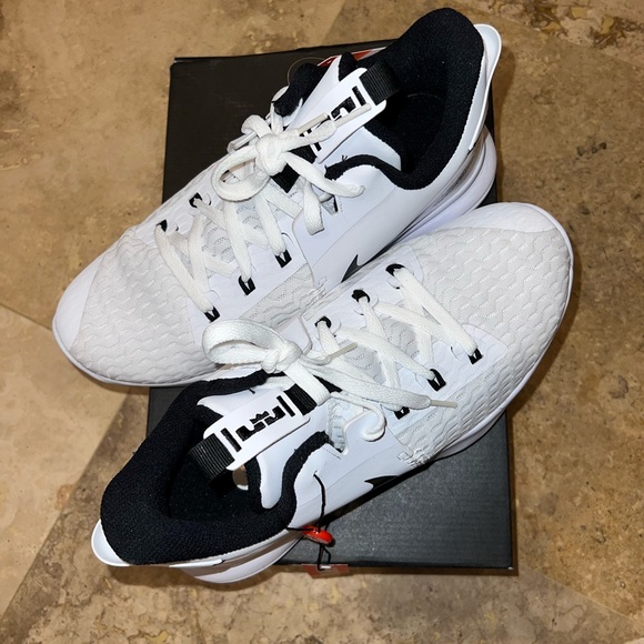 LEBRON WITNESS 5 EP ‘WHITE BLACK’ - Picture 2 of 11